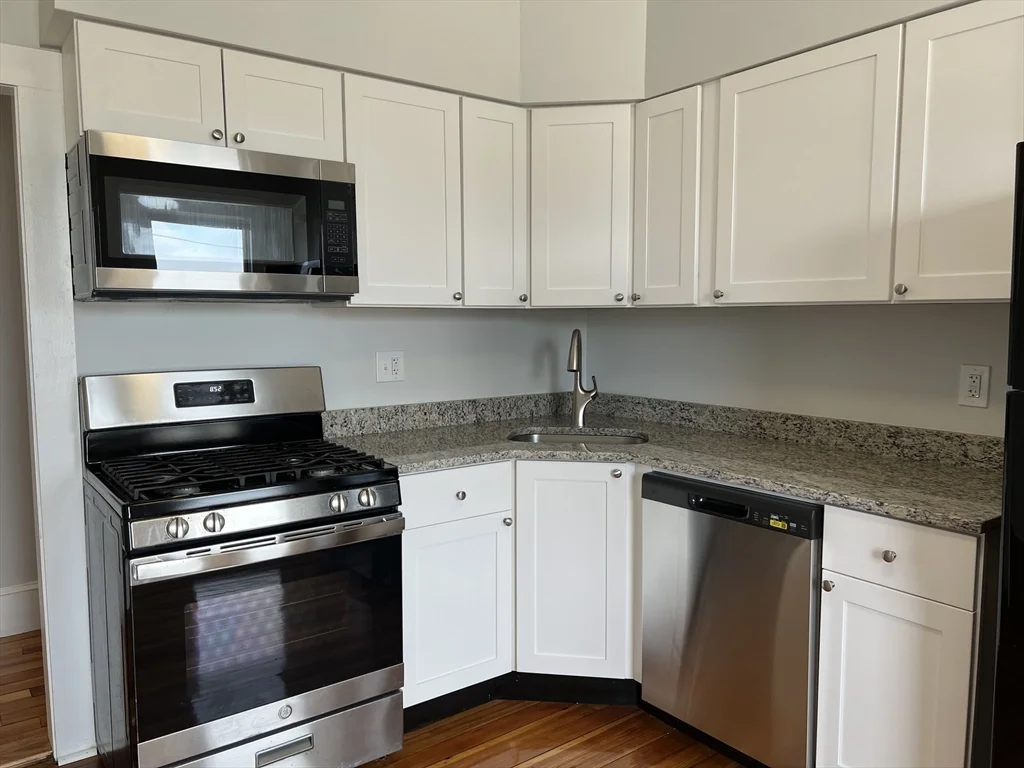 2 bed, 1 bath apartment for rent at 56-60 Cottage St Unit 3R, Lynn — photo 1 of 18