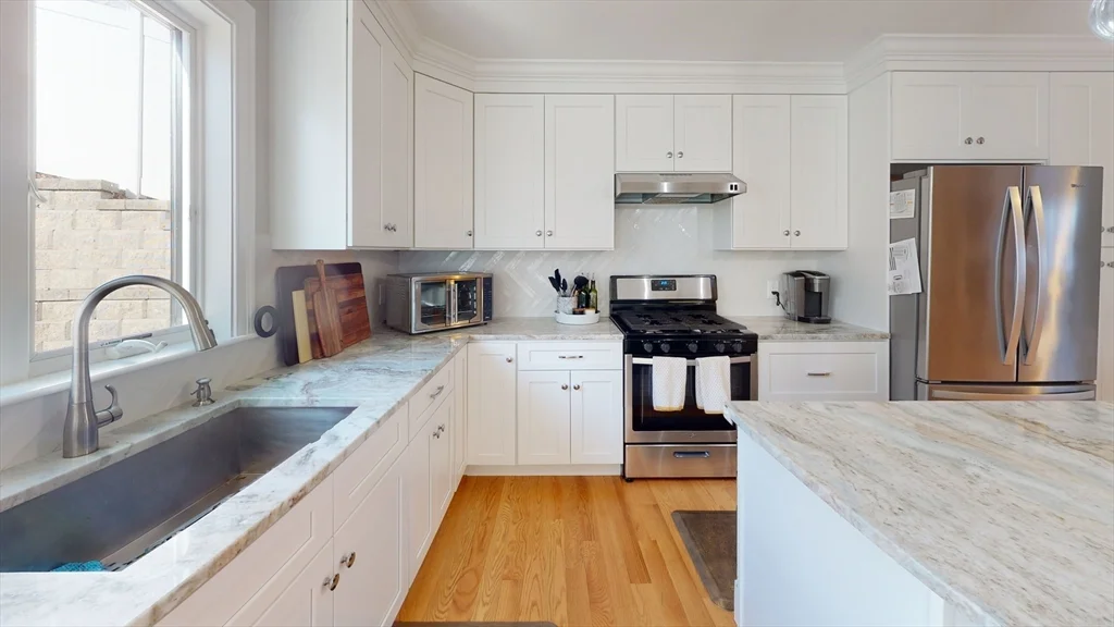3 bed, 4+ bath apartment for rent at 56 Albemarle Rd, Waltham — photo 2 of 18