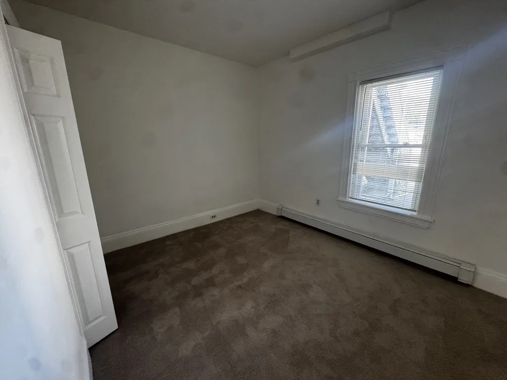 3 bed, 1 bath apartment for rent at 56 Bates Unit 56, Quincy — photo 6 of 8