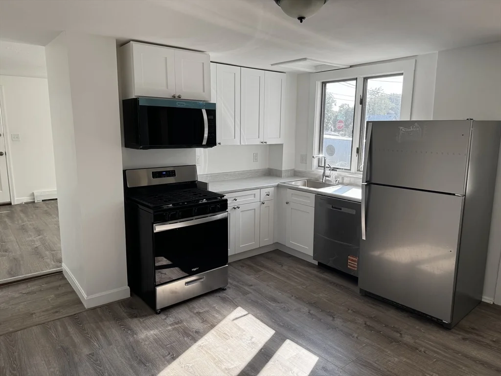 3 bed, 1 bath apartment for rent at 56 Bates Unit 56, Quincy — photo 1 of 8
