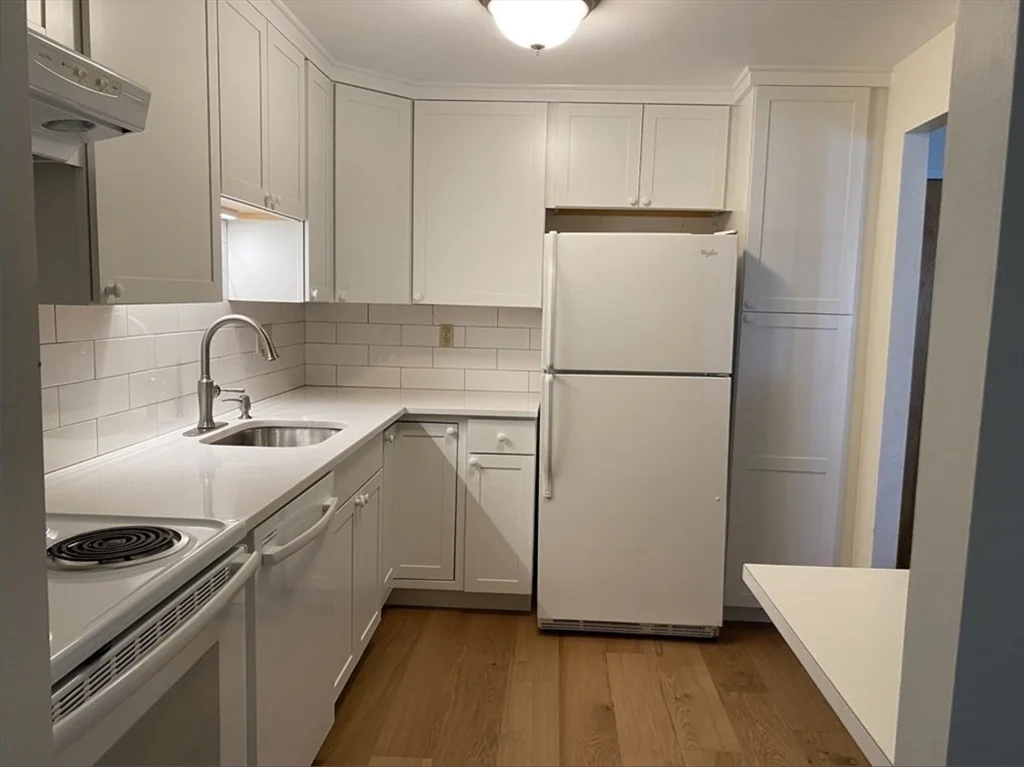 2 bed, 2 bath apartment for rent at 56 Bigelow Unit 12, Watertown — photo 5 of 20