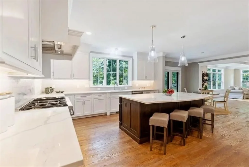 6 bed, 4+ bath apartment for rent at 56 Blossomcrest Rd, Lexington — photo 8 of 29