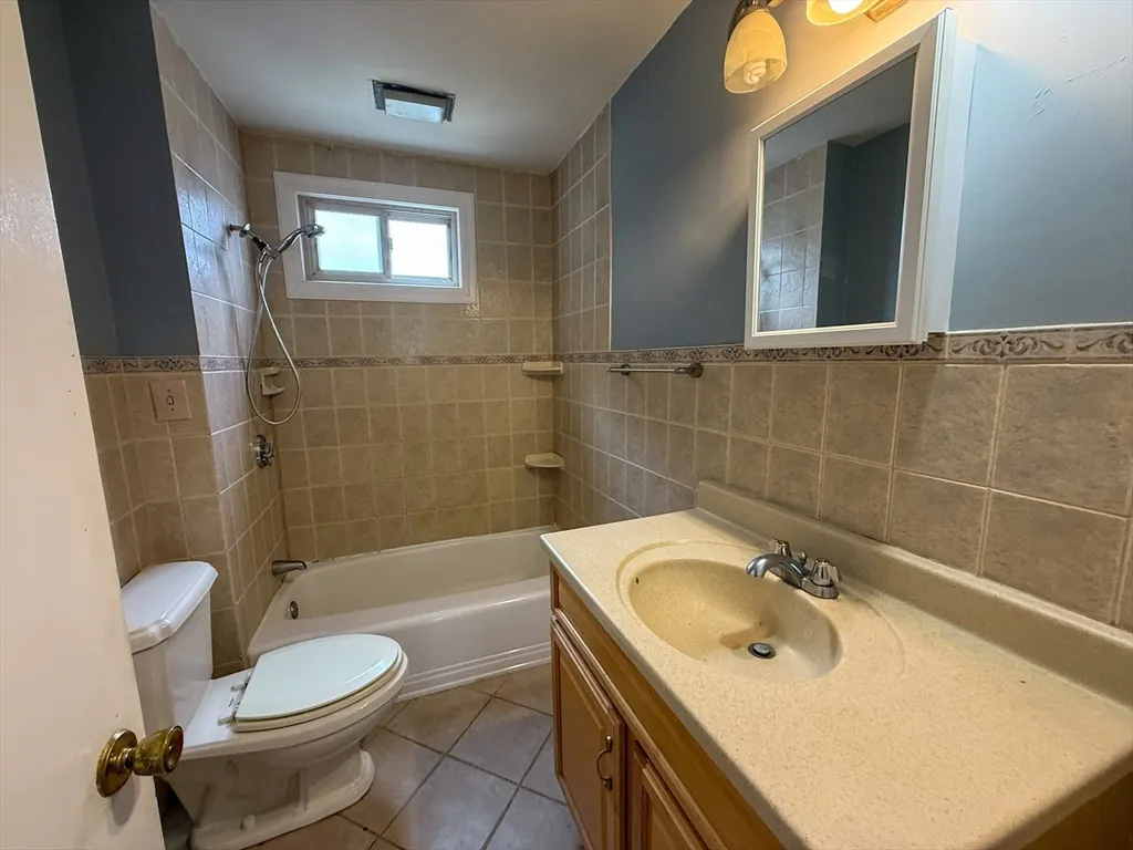 3 bed, 2 bath apartment for rent at 56 Bowdoin St Unit 2, Medford — photo 17 of 30