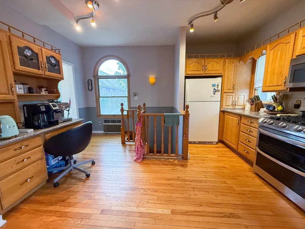 3 bed, 2 bath apartment for rent at 56 Bowdoin St Unit 2, Medford — photo 6 of 30