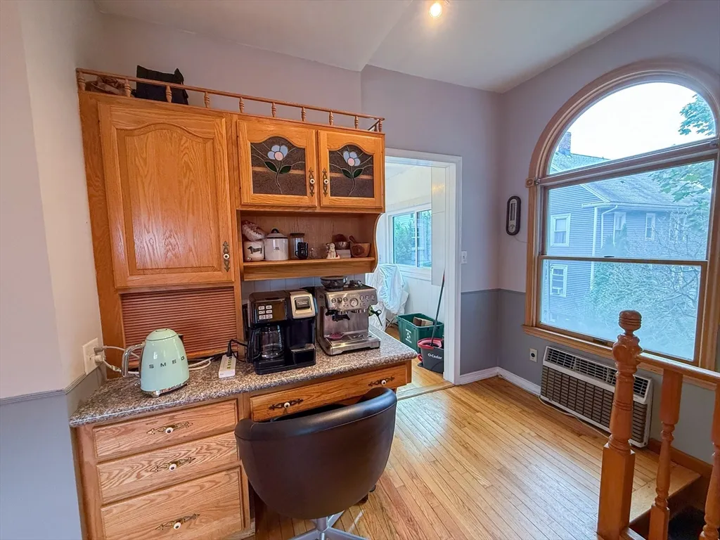 3 bed, 2 bath apartment for rent at 56 Bowdoin St Unit 2, Medford — photo 4 of 30