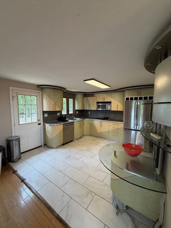 3 bed, 2 bath apartment for rent at 56 Boylston St Unit 56, Randolph — photo 8 of 21