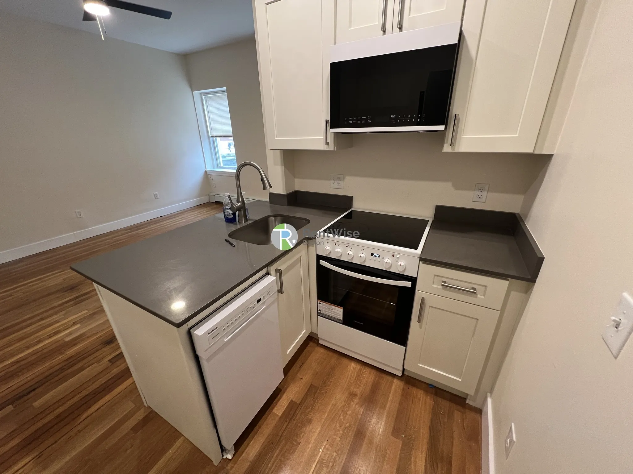 Studio bed, 1 bath apartment for rent at 56 Brighton Ave Unit 22, Brighton — photo 4 of 24