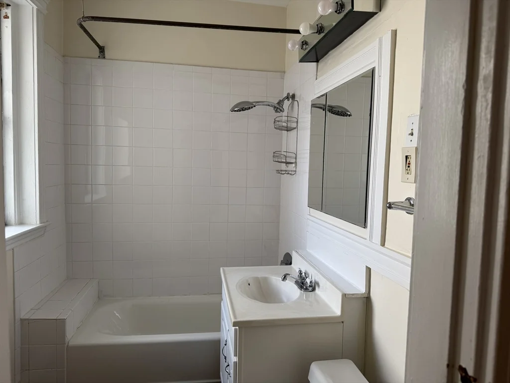 1 bed, 1 bath apartment for rent at 56 Charlesgate E Unit 146, Fenway — photo 5 of 8