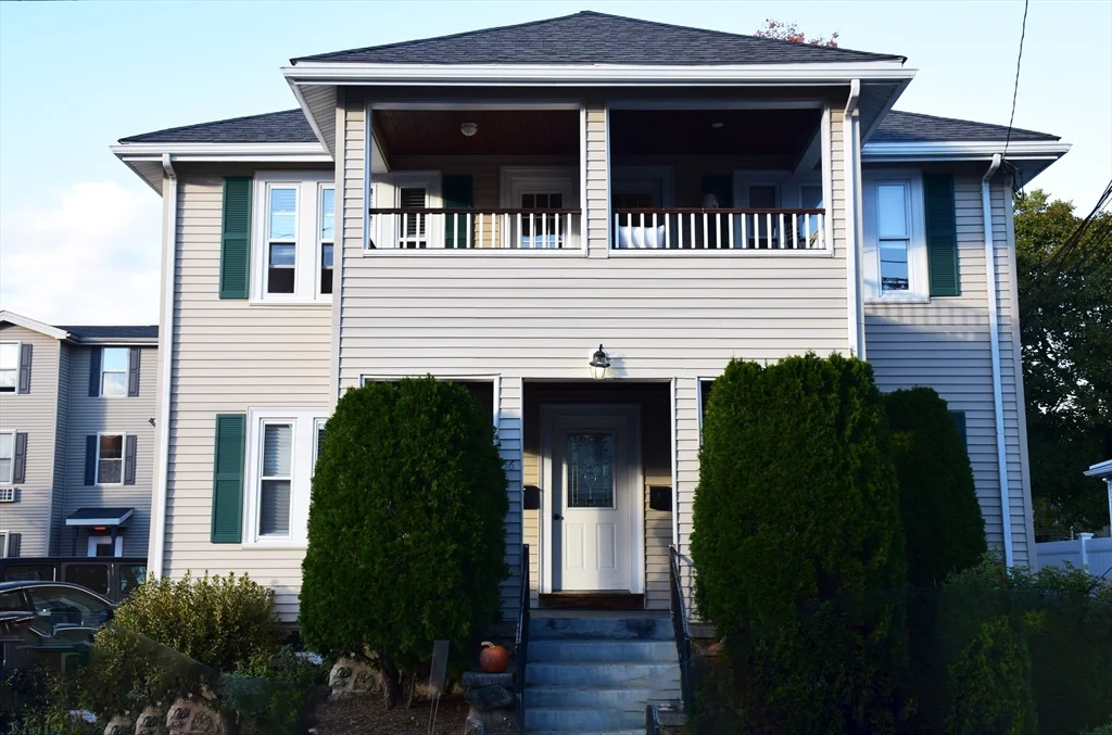 2 bed, 1 bath apartment for rent at 56 Cherry Unit 1, Waltham