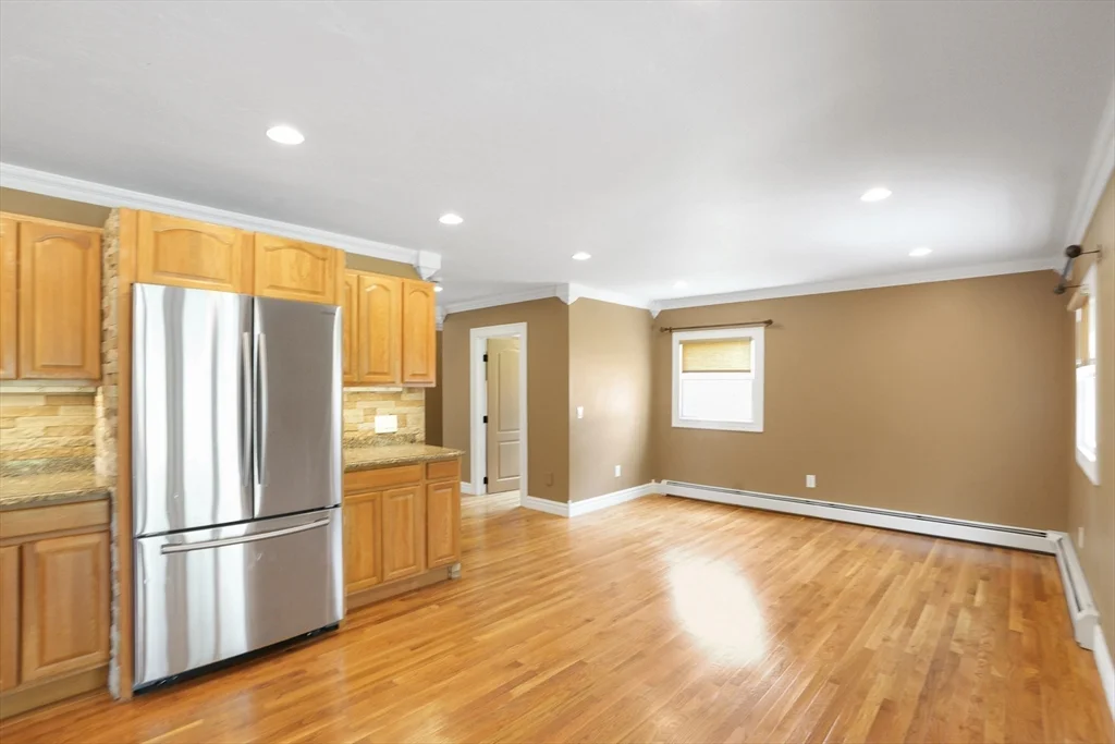 4 bed, 2 bath apartment for rent at 56 Chipaway Rd, Freetown — photo 12 of 38