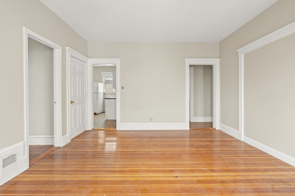 3 bed, 1 bath apartment for rent at 56 Church St Unit 3, Dorchester — photo 5 of 12