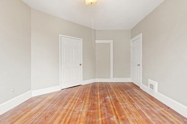3 bed, 1 bath apartment for rent at 56 Church St Unit 3, Dorchester — photo 11 of 12