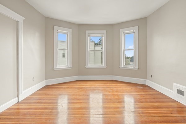3 bed, 1 bath apartment for rent at 56 Church St Unit 3, Dorchester — photo 9 of 12