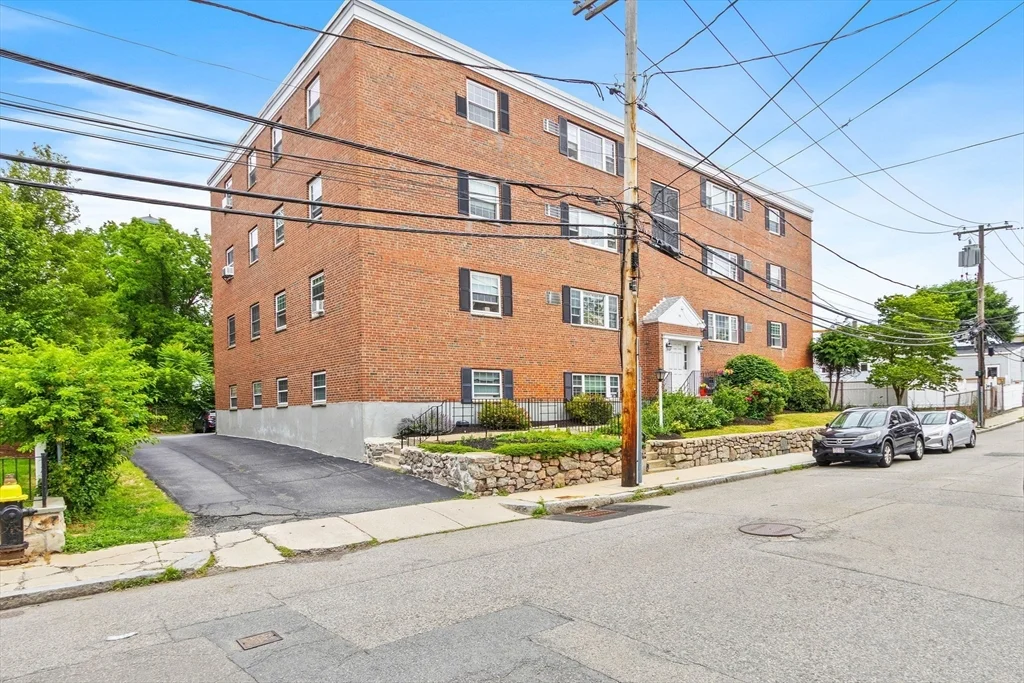 2 bed, 1 bath apartment for rent at 56 Coffey St Unit 1, Dorchester — photo 21 of 24