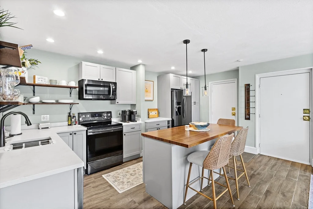 2 bed, 1 bath apartment for rent at 56 Coffey St Unit 1, Dorchester — photo 2 of 24