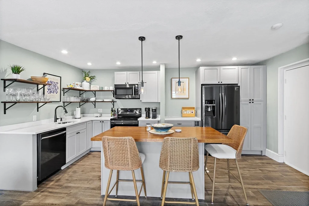 2 bed, 1 bath apartment for rent at 56 Coffey St Unit 1, Dorchester — photo 3 of 24