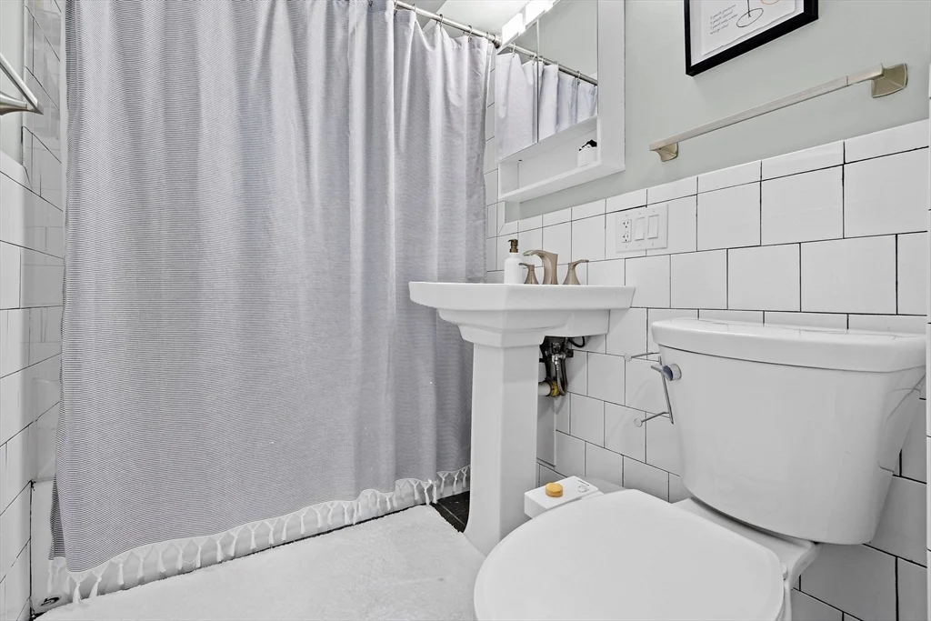 2 bed, 1 bath apartment for rent at 56 Coffey St Unit 1, Dorchester — photo 12 of 24