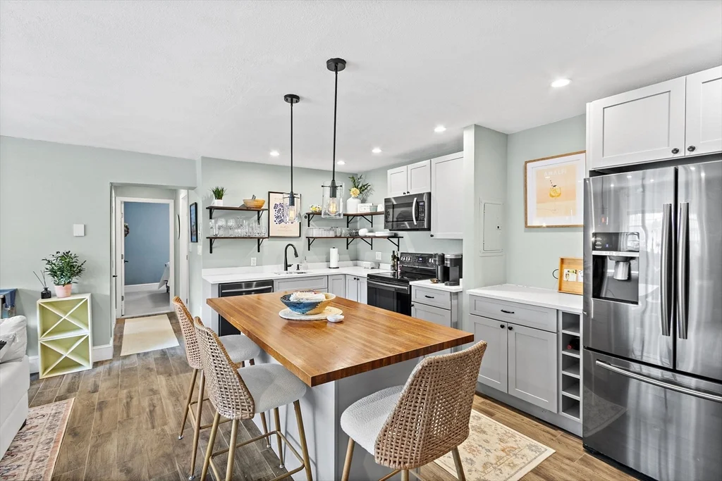 2 bed, 1 bath apartment for rent at 56 Coffey St Unit 1, Dorchester — photo 4 of 24