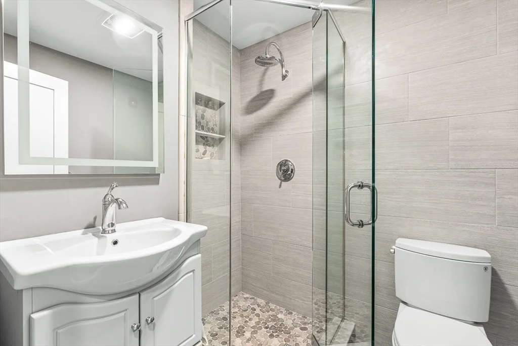 2 bed, 2 bath apartment for rent at 56 Commercial Wharf Unit 56, Boston Downtown — photo 18 of 31