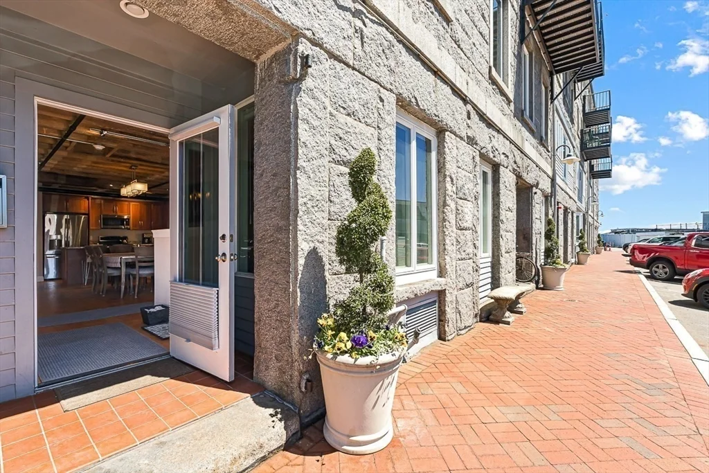 2 bed, 2 bath apartment for rent at 56 Commercial Wharf Unit 56, Boston Downtown — photo 2 of 31