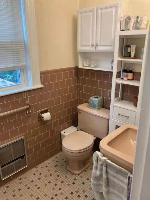 2 bed, 1 bath apartment for rent at 56 Cranch St Unit 2, Quincy — photo 12 of 17