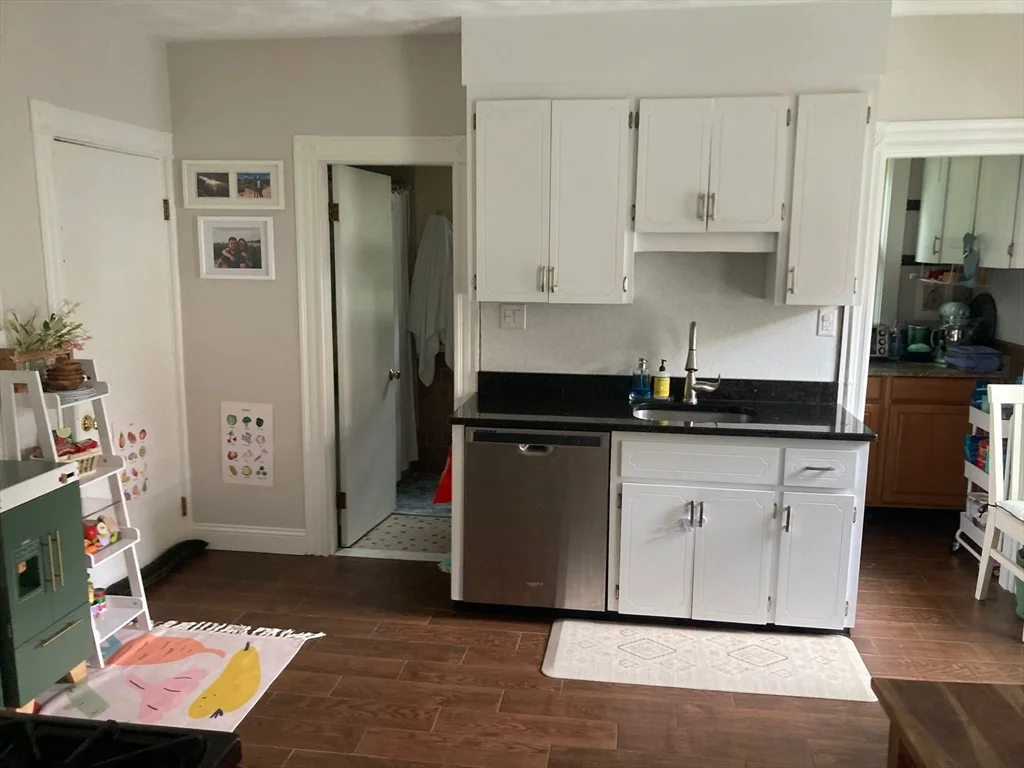 2 bed, 1 bath apartment for rent at 56 Cranch St Unit 2, Quincy — photo 9 of 17