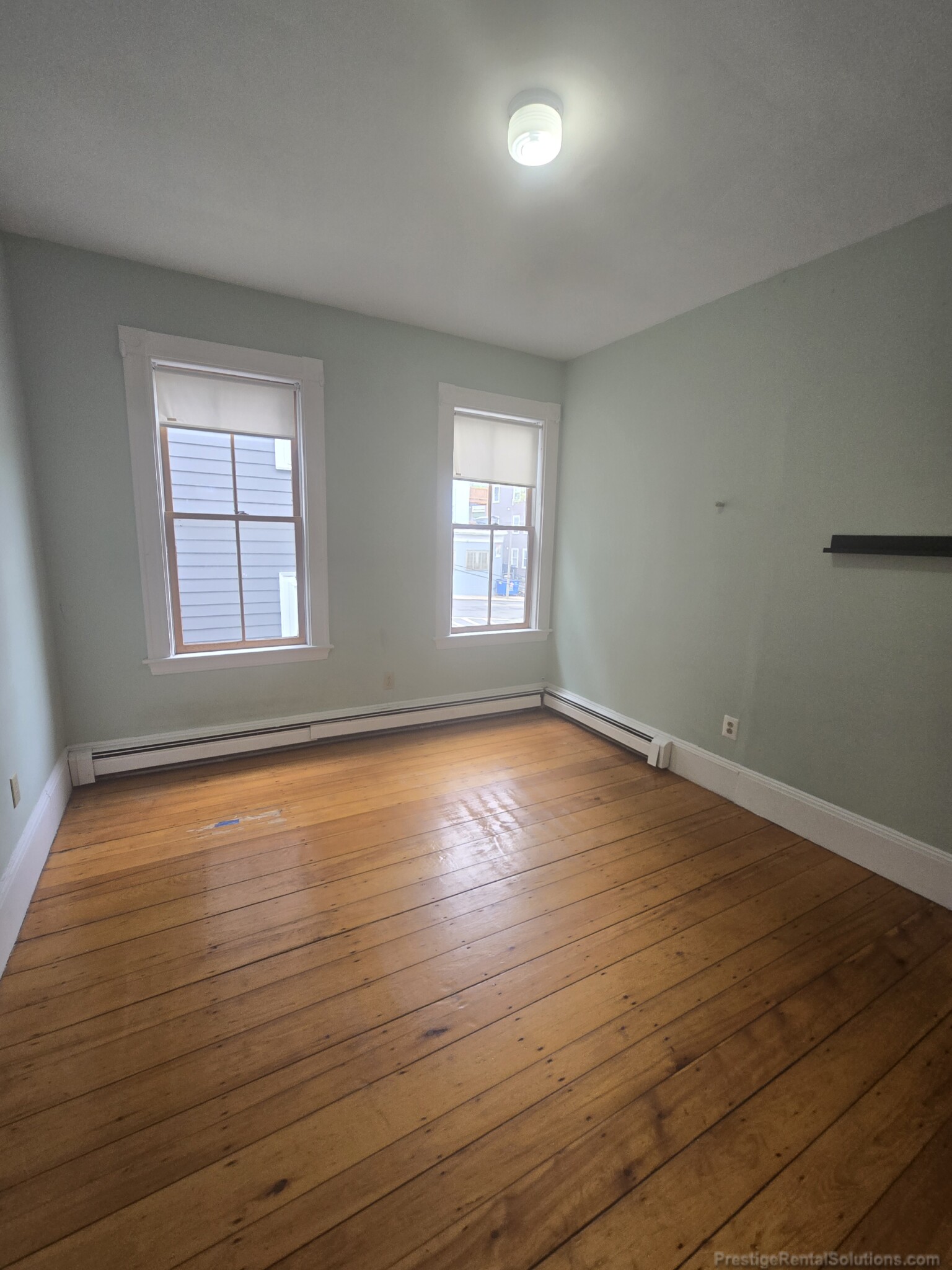 2.5 bed, 1 bath apartment for rent at 56 Creighton St Unit 2, Jamaica Plain — photo 5 of 15