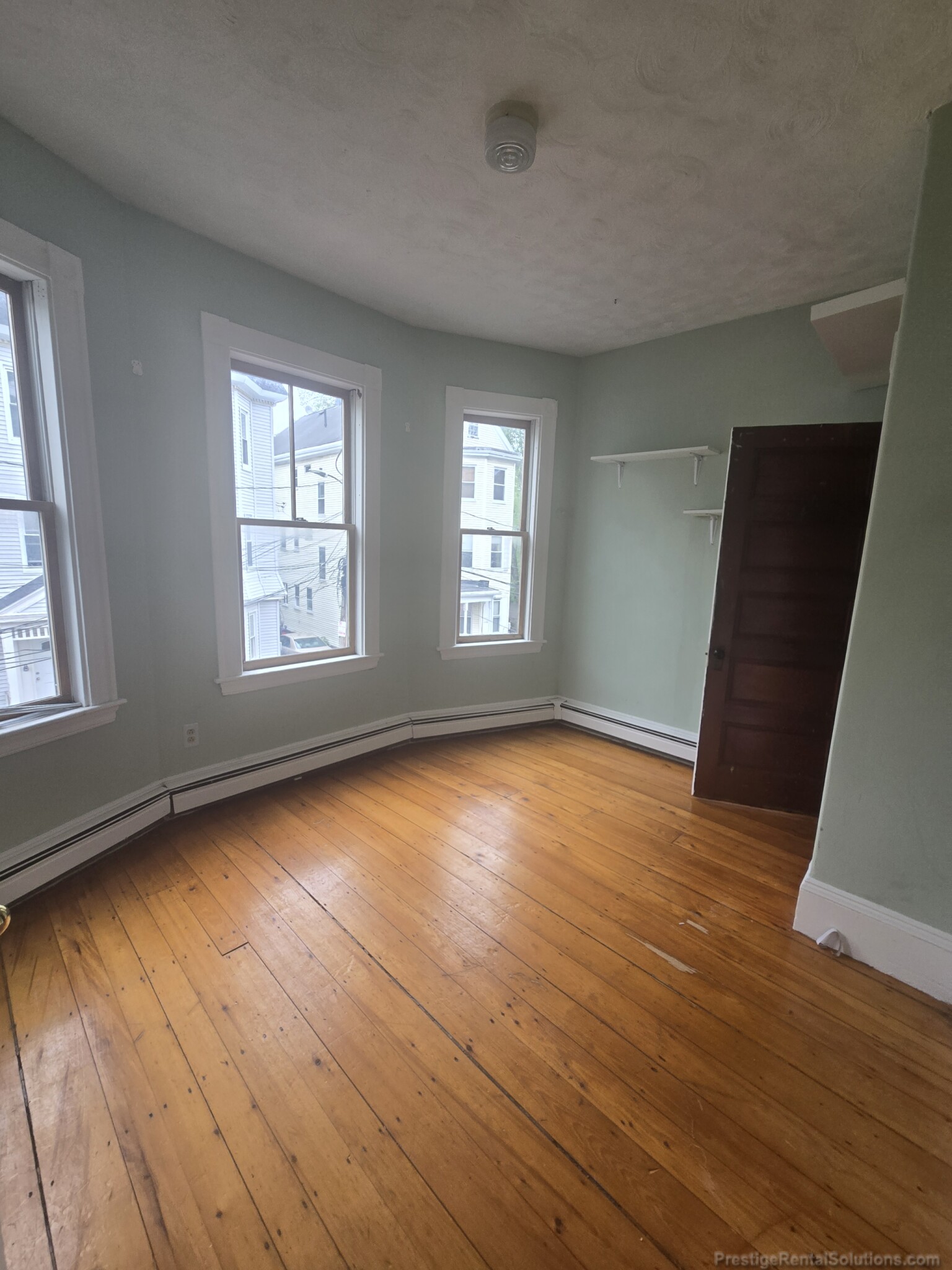 2.5 bed, 1 bath apartment for rent at 56 Creighton St Unit 2, Jamaica Plain — photo 2 of 15