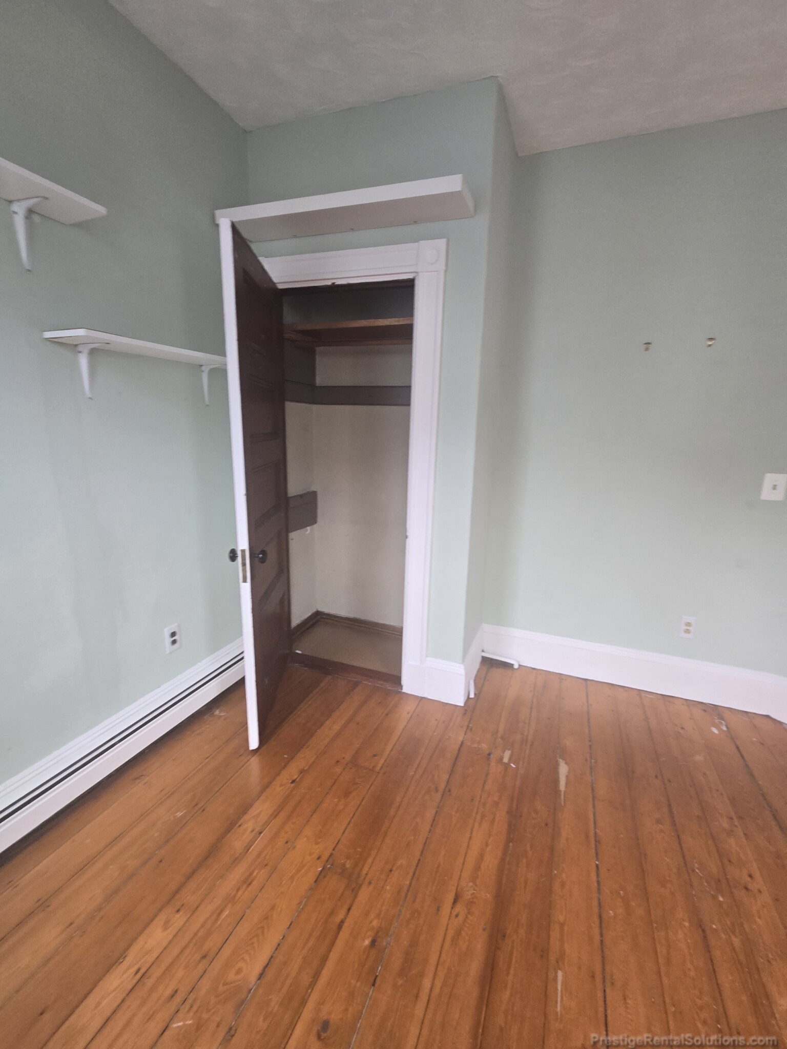 2.5 bed, 1 bath apartment for rent at 56 Creighton St Unit 2, Jamaica Plain — photo 3 of 15