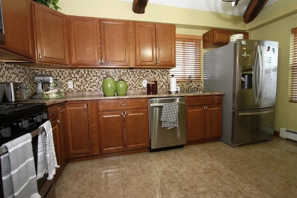 4 bed, 1 bath apartment for rent at 56 Crescent Ave Unit 2, Boston — photo 2 of 8