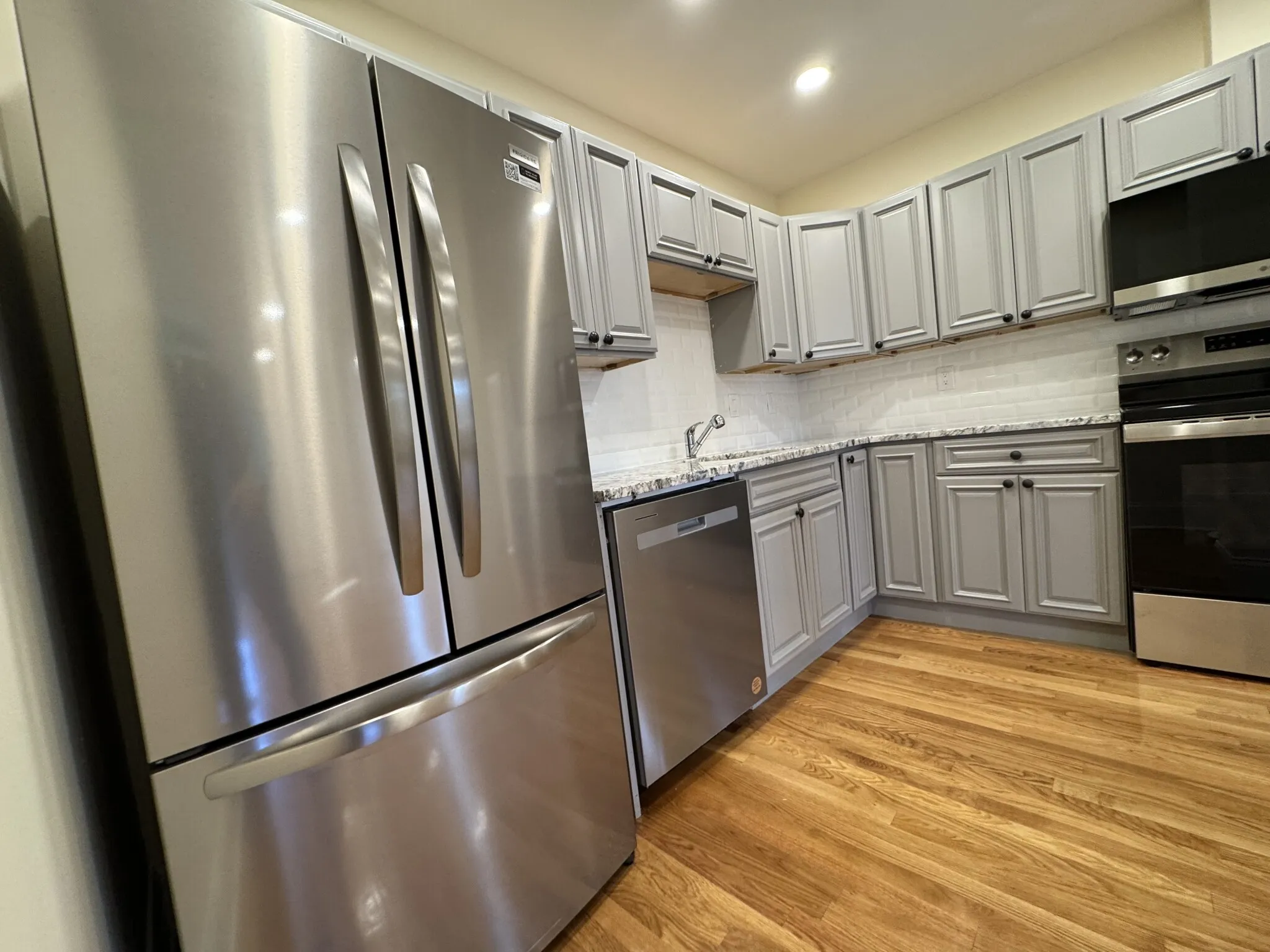 3 bed, 2 bath apartment for rent at 56 Cummings Rd Unit B, Brighton — photo 3 of 24