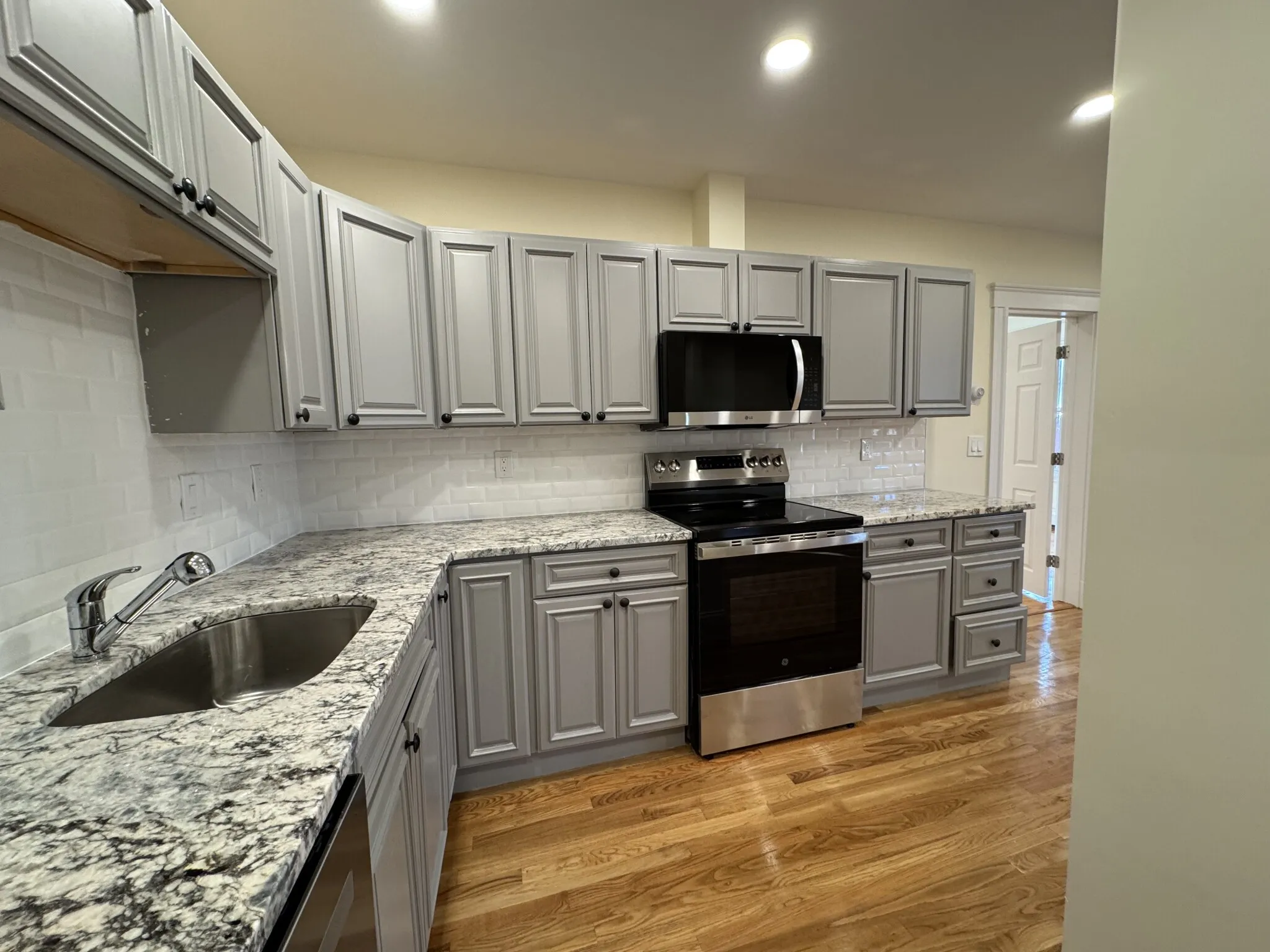 3 bed, 2 bath apartment for rent at 56 Cummings Rd Unit B, Brighton — photo 1 of 24