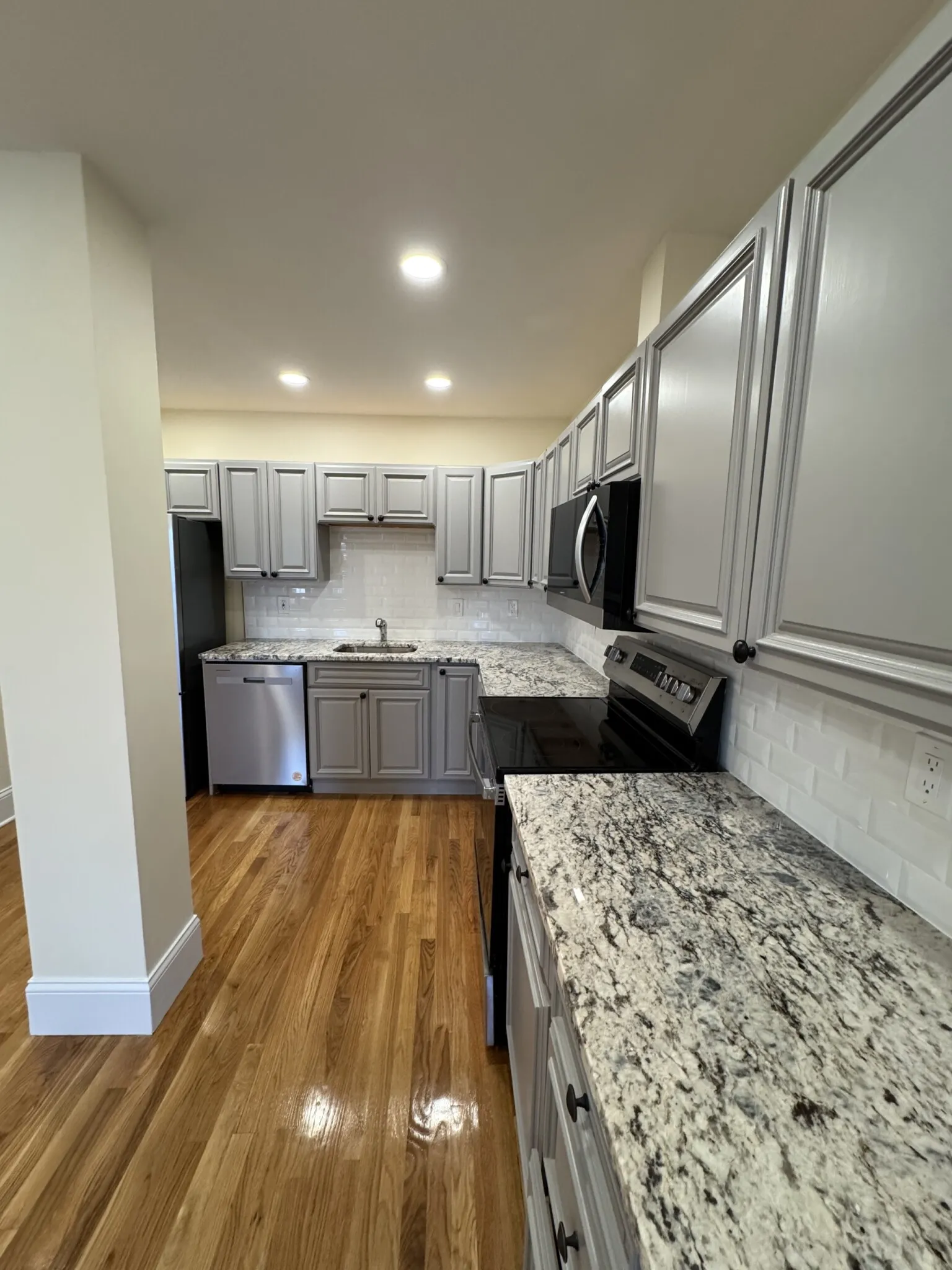 3 bed, 2 bath apartment for rent at 56 Cummings Rd Unit B, Brighton — photo 11 of 24