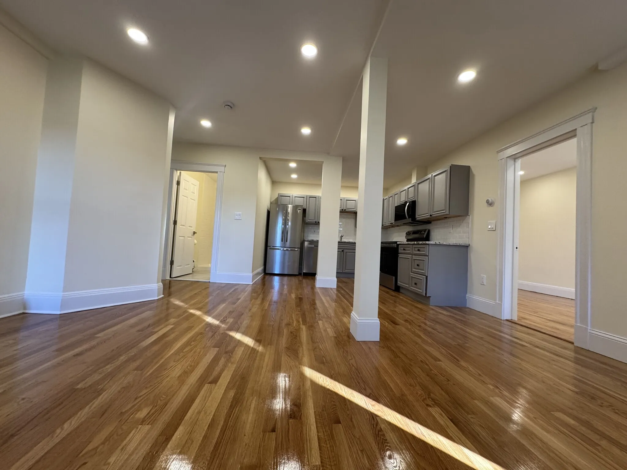 3 bed, 2 bath apartment for rent at 56 Cummings Rd Unit B, Brighton — photo 4 of 24