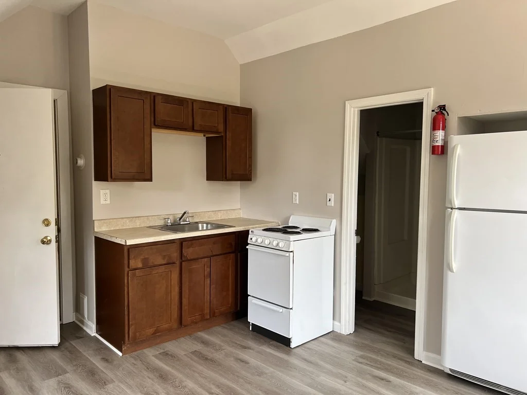 Studio bed, 1 bath apartment for rent at 56 Dean St Unit 8, Taunton — photo 4 of 6