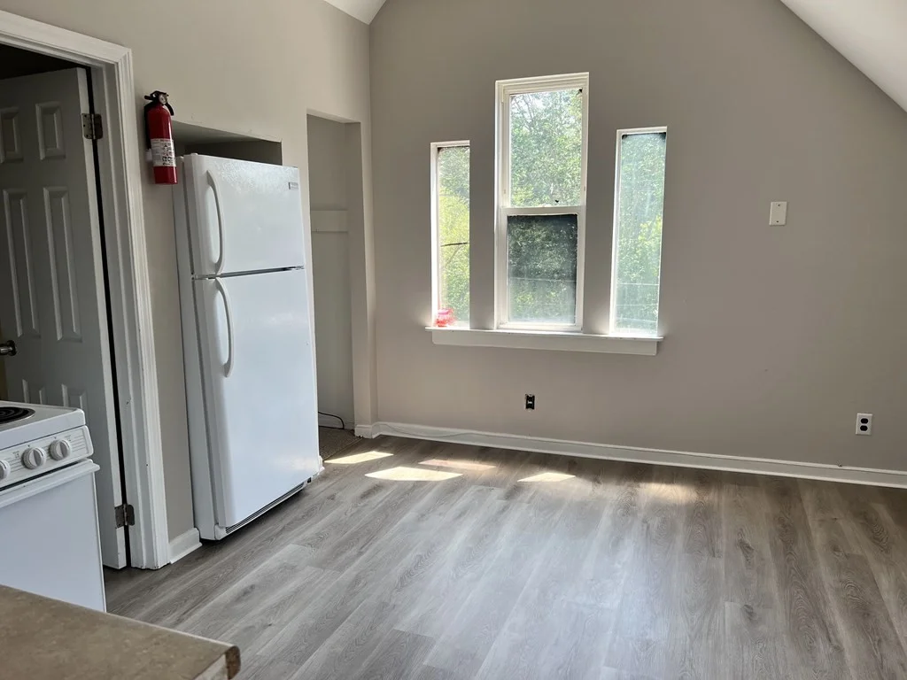 Studio bed, 1 bath apartment for rent at 56 Dean St Unit 8, Taunton — photo 3 of 6