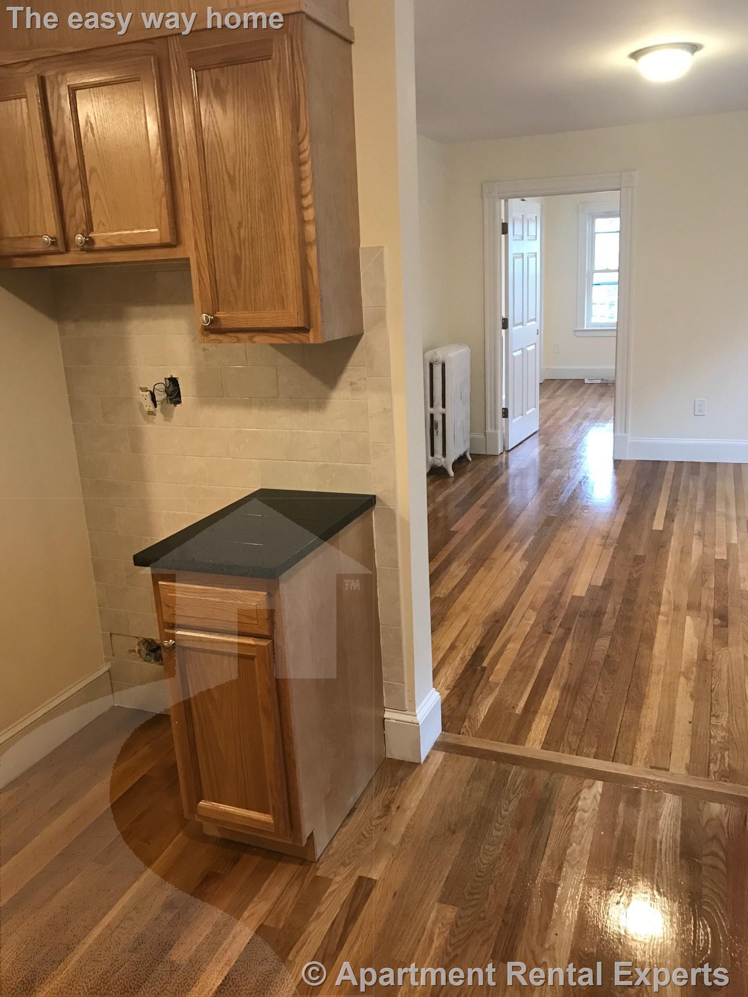 2 bed, 1 bath apartment for rent at 56 Derby St Unit 3, Winter Hill — photo 3 of 9