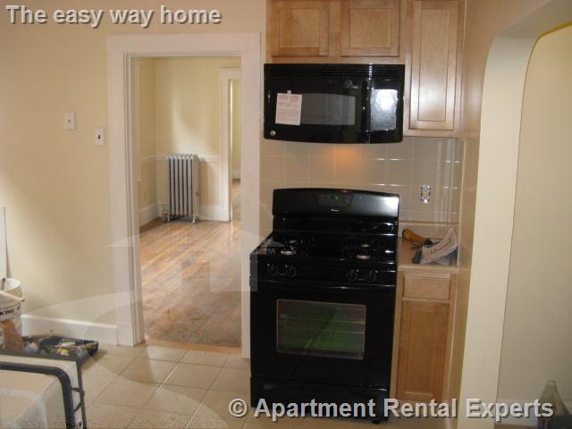 1 bed, 1 bath apartment for rent at 56 Derby St Unit 4, Winter Hill — photo 3 of 5