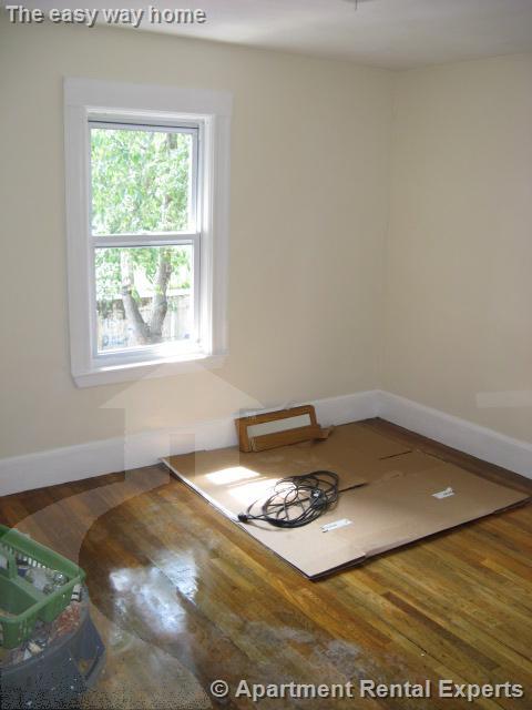 1 bed, 1 bath apartment for rent at 56 Derby St Unit 4, Winter Hill — photo 4 of 5