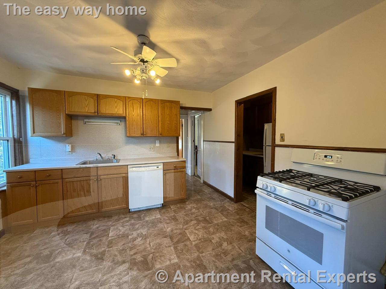 1 bed, 1 bath apartment for rent at 56 Derby St Unit 5, Winter Hill — photo 1 of 16