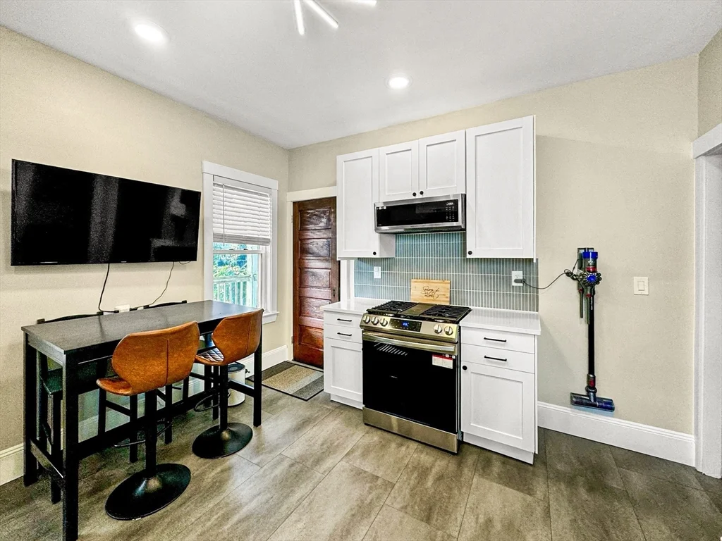 3 bed, 1 bath apartment for rent at 56 Dorset St Unit 1, Dorchester