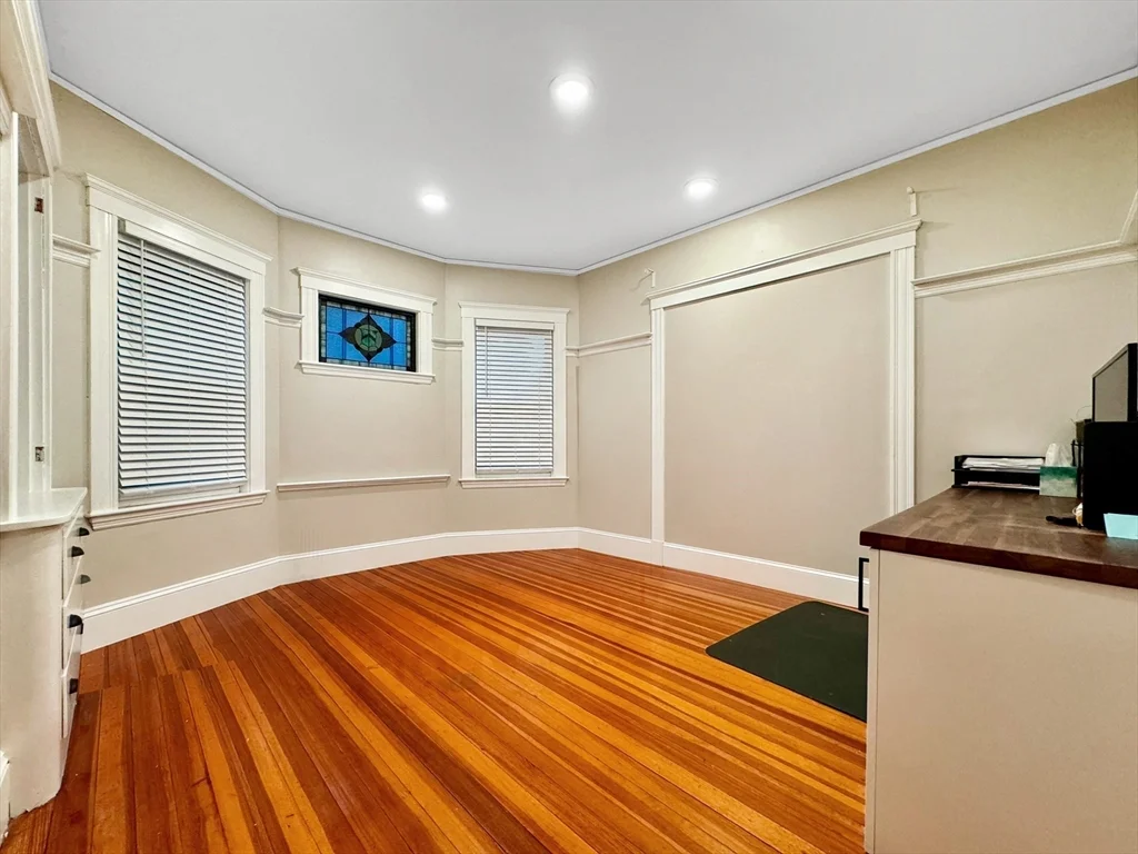 3 bed, 1 bath apartment for rent at 56 Dorset St Unit 1, Dorchester — photo 8 of 10