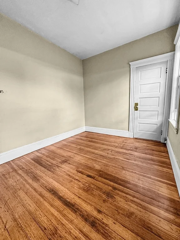 3 bed, 1 bath apartment for rent at 56 Dorset St Unit 3, Dorchester — photo 7 of 12