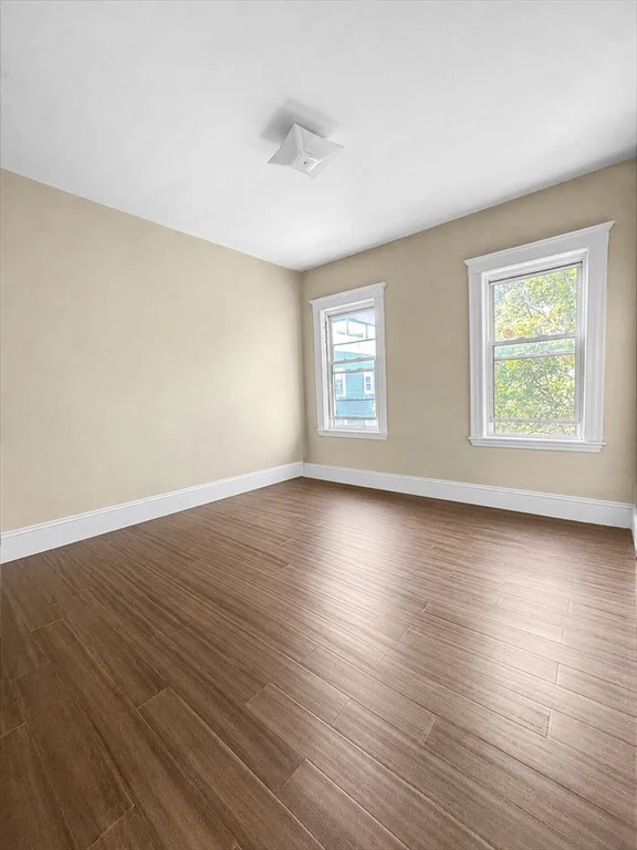3 bed, 1 bath apartment for rent at 56 Dorset St Unit 3, Dorchester — photo 6 of 12
