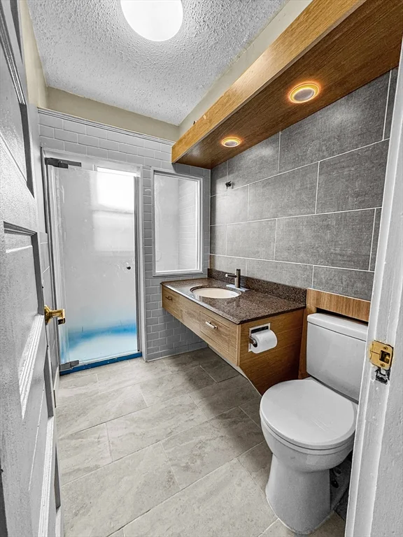 3 bed, 1 bath apartment for rent at 56 Dorset St Unit 3, Dorchester — photo 4 of 12