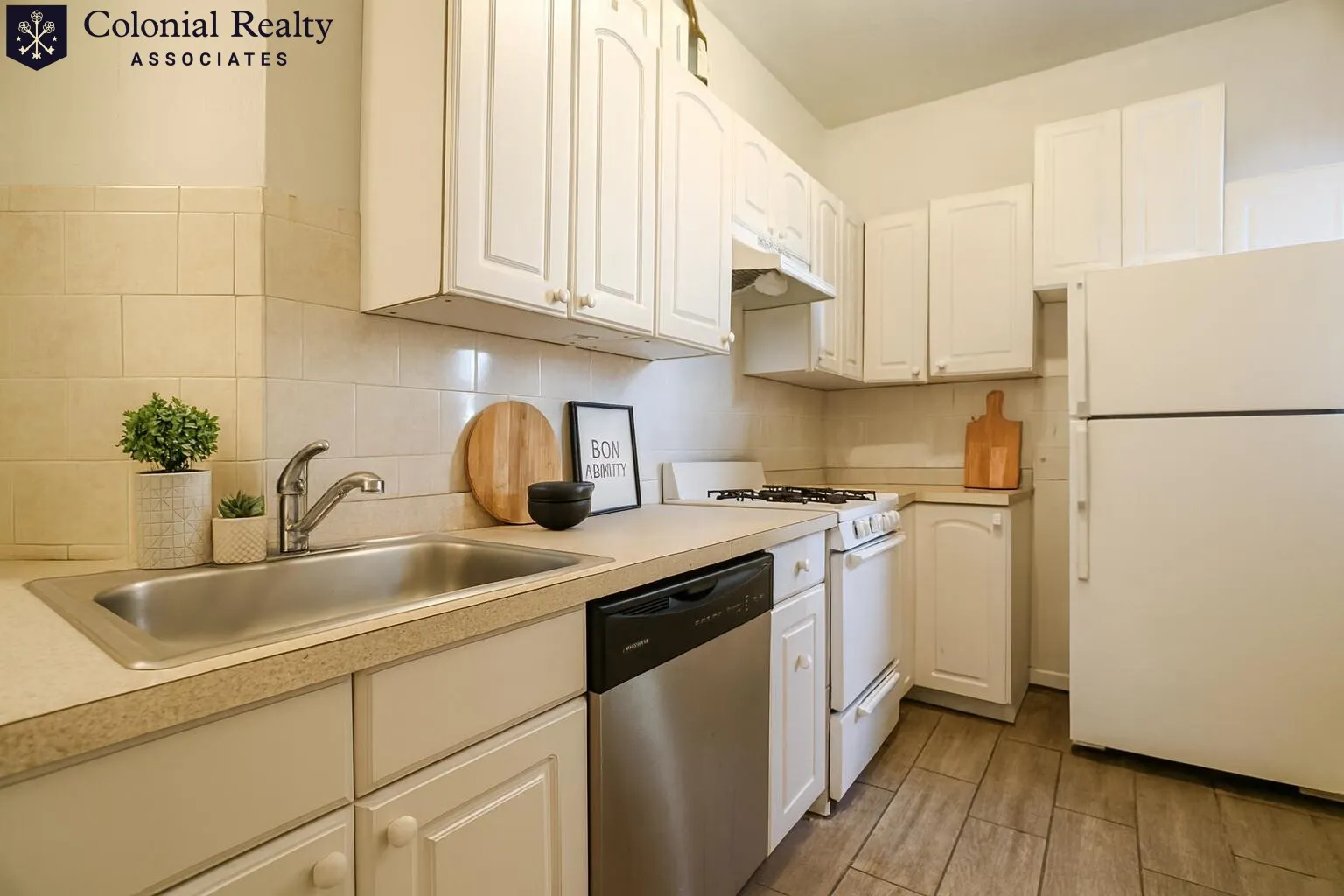 4 bed, 1 bath apartment for rent at 56 Egmont St Unit 5, North Brookline — photo 7 of 22