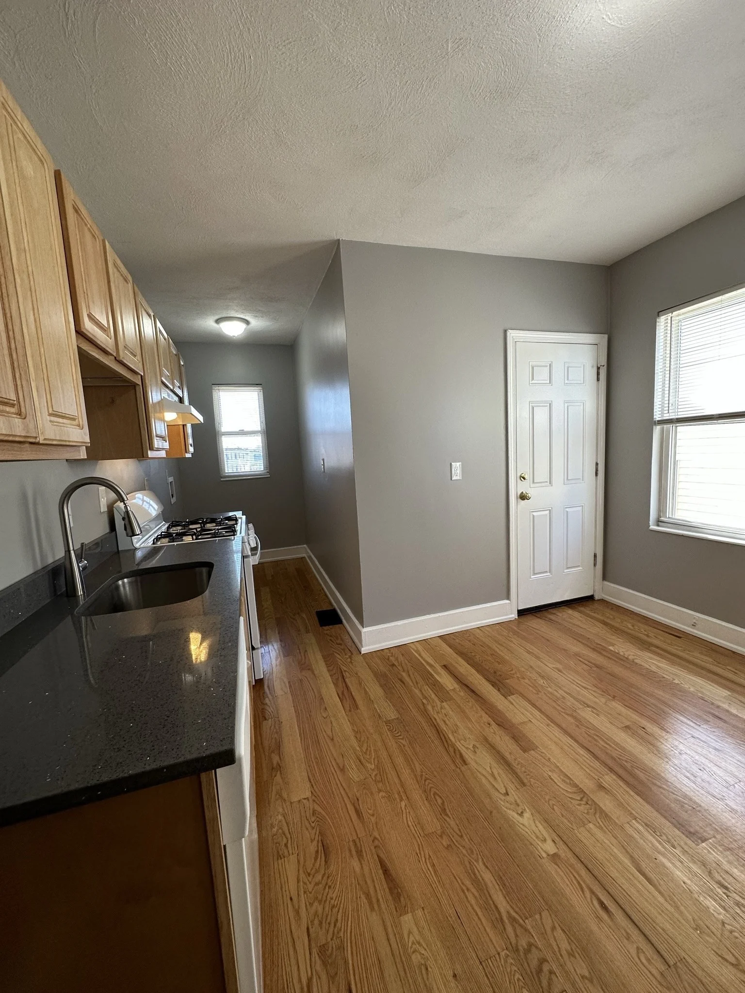 4 bed, 1 bath apartment for rent at 56 Everton St Unit 3, Dorchester — photo 5 of 25
