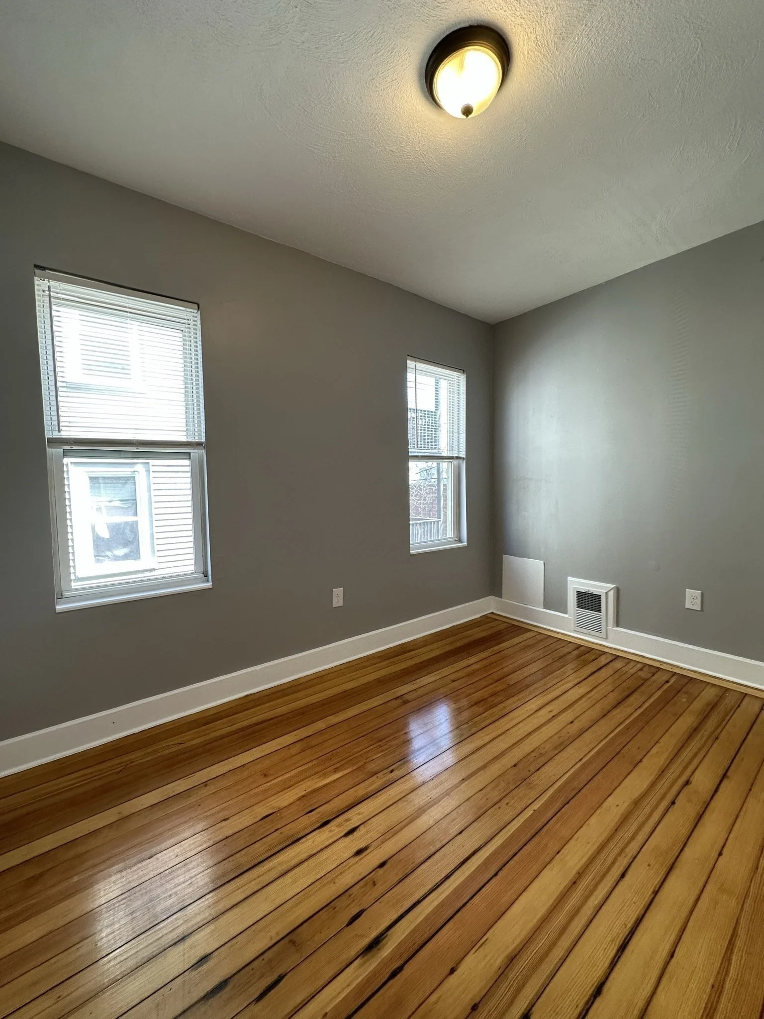 4 bed, 1 bath apartment for rent at 56 Everton St Unit 3, Dorchester — photo 20 of 25