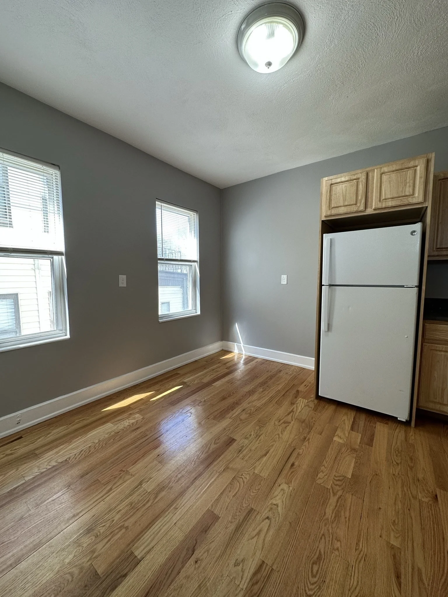 4 bed, 1 bath apartment for rent at 56 Everton St Unit 3, Dorchester — photo 4 of 25