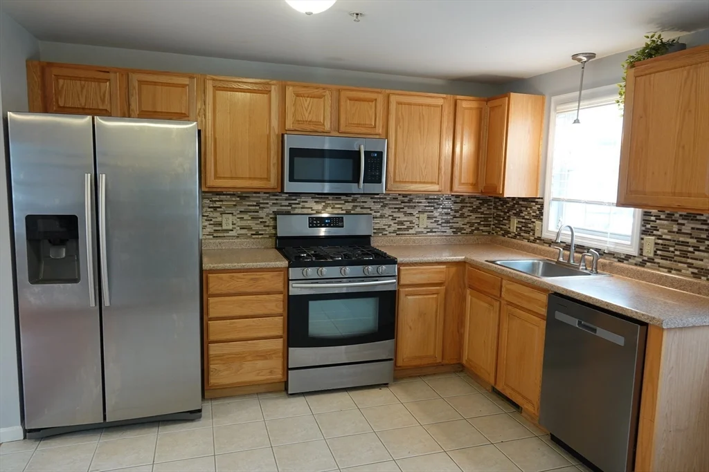 2 bed, 1 bath apartment for rent at 56 Gardner Ave Unit A, Lowell — photo 6 of 18